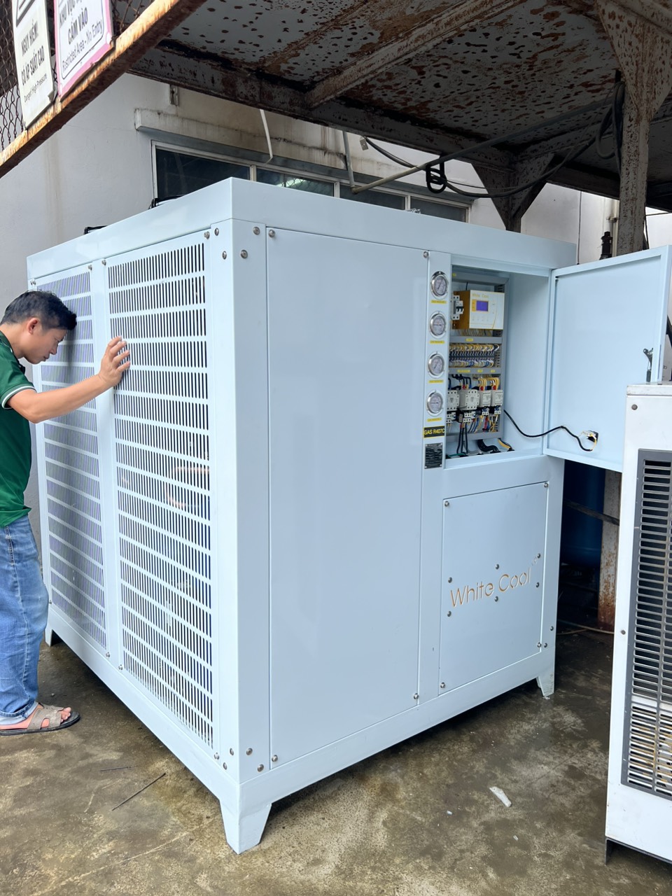 may-lam-mat-nuoc-xi-ma